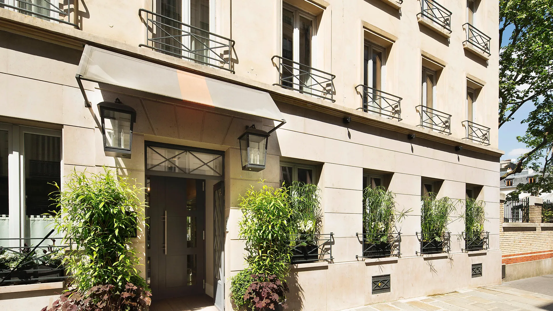 La Madame Hotel 4*